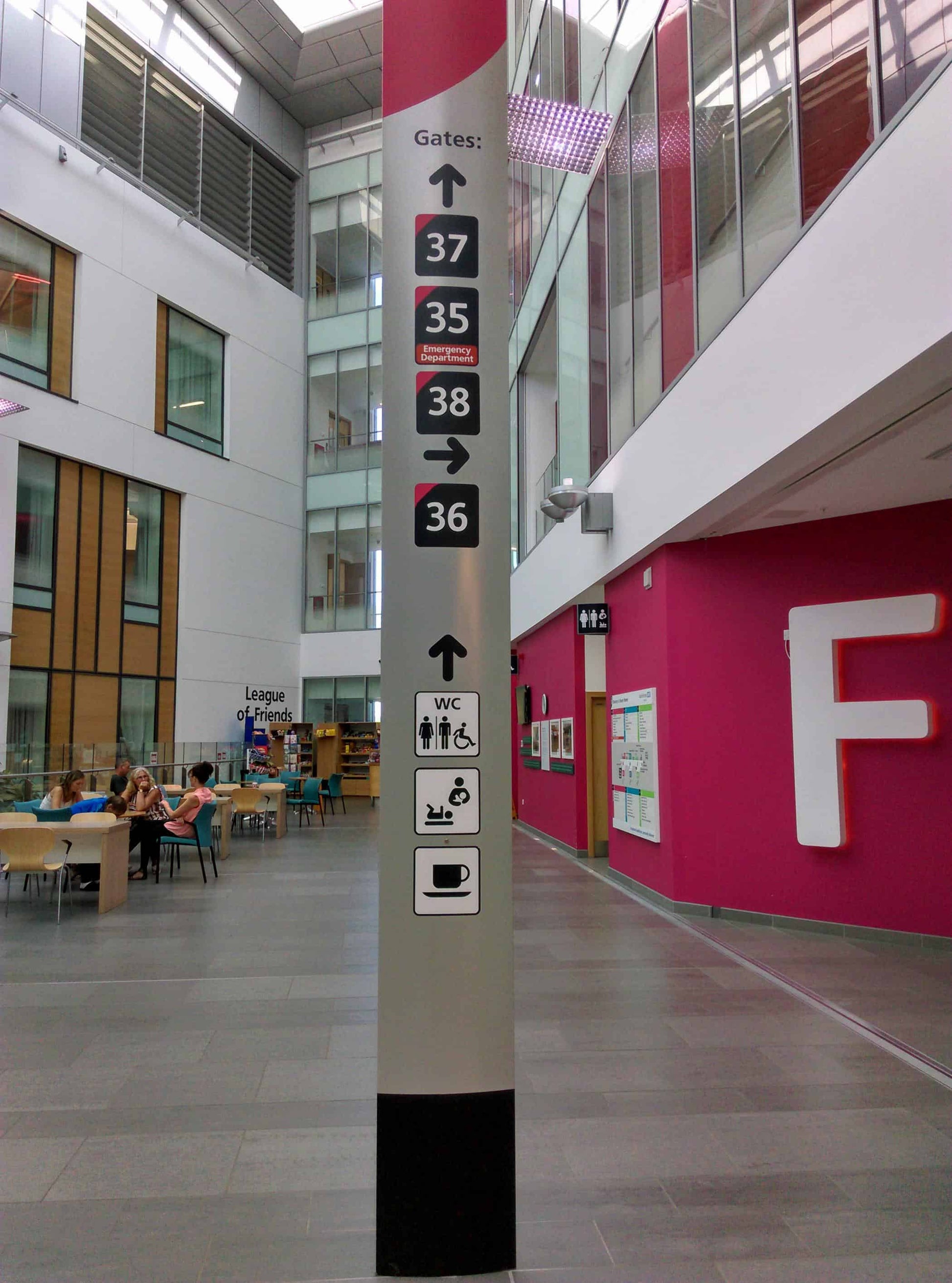 Info Curve Mini Totem Sign - bhma